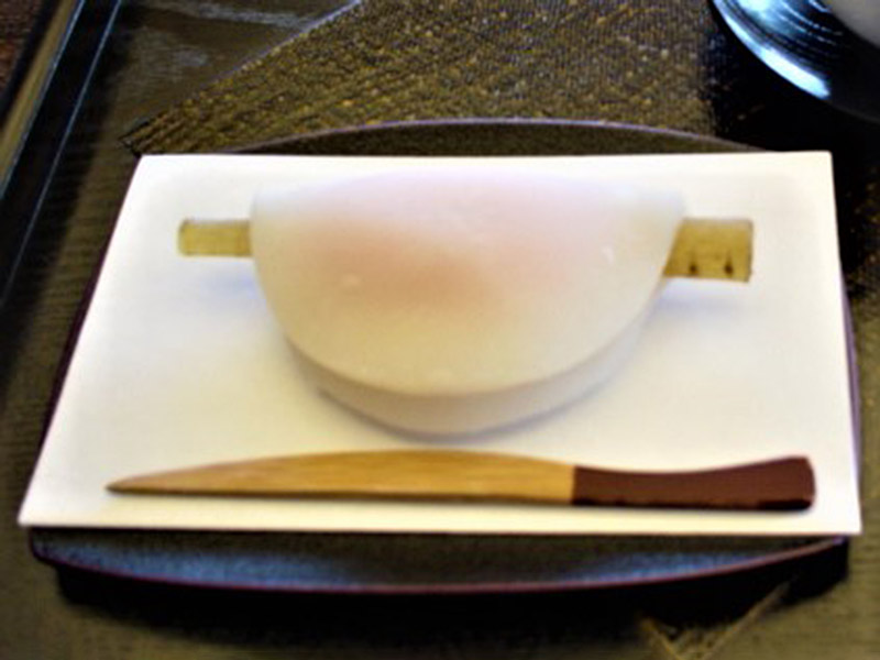 松の内限定花びら餅セットイメージ